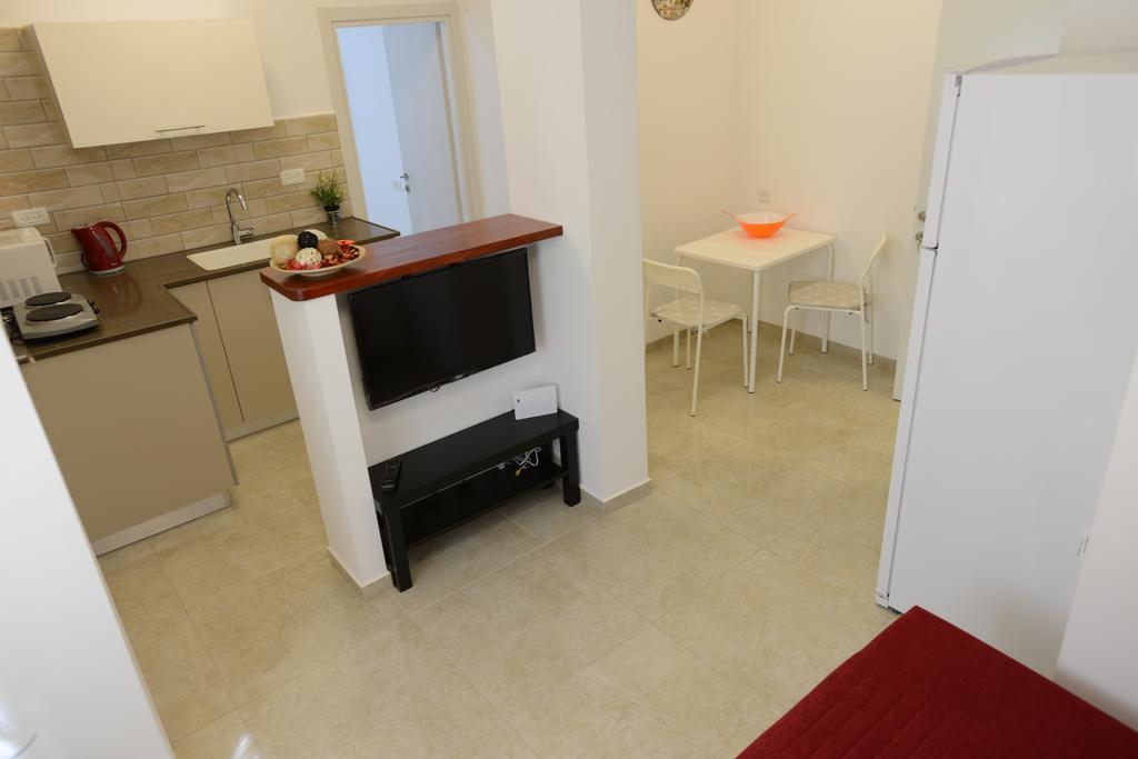 Olga Beach Apartments Haifa Exteriör bild